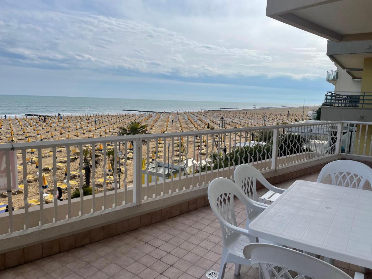 Fronte Mare-Residence Union 9 Lido di Jesolo Buitenkant foto