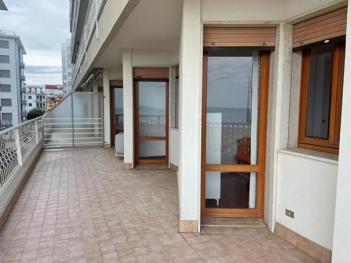 Fronte Mare-Residence Union 9 Lido di Jesolo Buitenkant foto